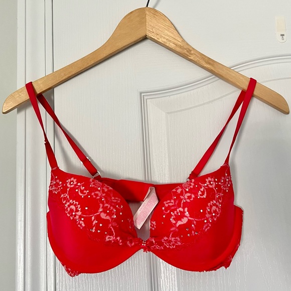 PINK Victoria’s Secret | red lace bra - 32C - Picture 1 of 6